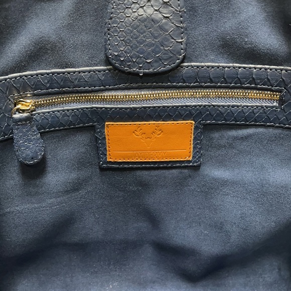 TAXIDERMY LIZ TRAVELER TOTE LARGE NAVY METALLIC - Picture 5 of 6